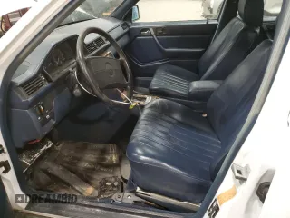 1987 Mercedes-Benz 300 with VIN WDBEB93D9HF036375, listed as a Copart auction lot 85326994 with 175,986 mi miles and Salvage Title. Bid and sale history available at DreamBid. Image 7.