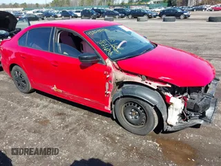 2014 Volkswagen Jetta S z VIN 3VW2K7AJ2EM391611, wystawiony jako IAAI lot #41925995 z przebiegiem 87 341 mil mil oraz . Historia ofert i sprzedaży dostępna na DreamBid. Obrazek 1.