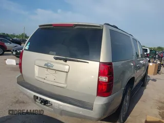 2008 Chevrolet Suburban LTZ with VIN 1GNFC16038R278002, listed as a IAAI auction lot 42036356 with 257,597 mi miles and . Bid and sale history available at DreamBid. Image 4.