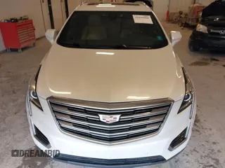 2019 Cadillac XT5 Luxury AWD z VIN 1GYKNDRS3KZ149162, wystawiony jako IAAI lot #42050088 z przebiegiem 109 364 mil mil oraz . Historia ofert i sprzedaży dostępna na DreamBid. Obrazek 12.