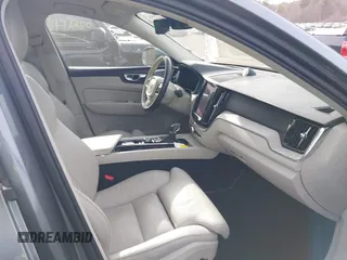 2020 Volvo XC60 Inscription with VIN YV4102RL6L1470249, listed as a IAAI auction lot 41165934 with 26,127 mi miles and . Bid and sale history available at DreamBid. Image 5.