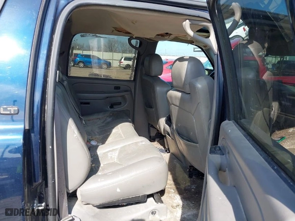 2005 Chevrolet Avalanche LS with VIN 3GNEC12Z25G212827, listed as a IAAI auction lot 41471381 with 314,023 mi miles. Bid and sale history available at carsss.com. Image 8.