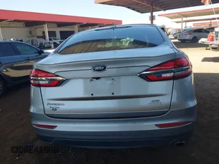 2020 Ford Fusion SE с VIN 3FA6P0HD6LR226325, выставлен на аукционе IAAI как лот 42301302 с пробегом 98 189 миль миль и . История ставок и продаж доступна на DreamBid. Изображение 16.