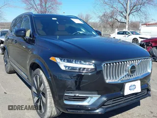 2023 Volvo XC90 Ultimate Bright Theme with VIN YV4H60CA8P1942854, listed as a IAAI auction lot 41824383 with 42,486 mi miles and . Bid and sale history available at DreamBid. Image 1.