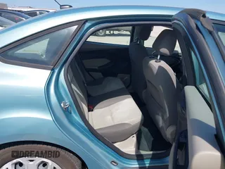 2012 Ford Focus SE z VIN 1FAHP3F22CL352952, wystawiony jako IAAI lot #42722671 z przebiegiem 126 923 mil mil oraz . Historia ofert i sprzedaży dostępna na DreamBid. Obrazek 8.