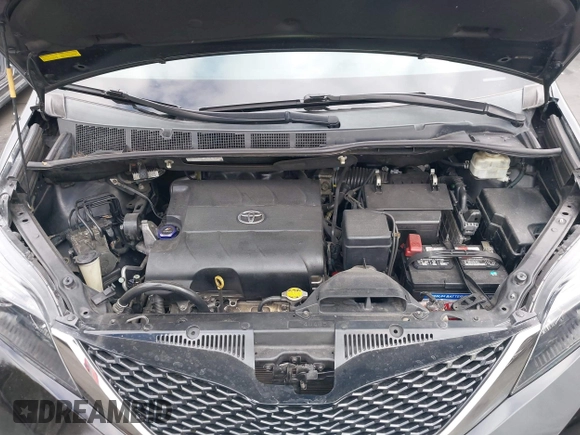 2013 Toyota Sienna SE z VIN 5TDXK3DC3DS405075, wystawiony jako IAAI lot #42127766 z przebiegiem 74 110 mil mil oraz . Historia ofert i sprzedaży dostępna na DreamBid. Obrazek 10.