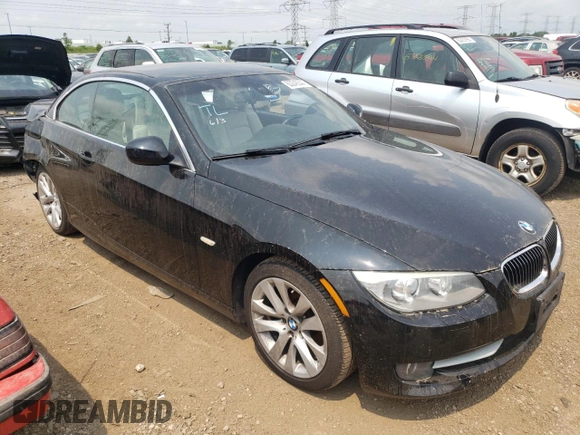 2012 BMW 3 Series 328i z VIN WBADW3C5XCE823421, wystawiony jako Copart lot #71352964 z przebiegiem 82 388 mil mil oraz Nie do naprawy • Non repairable. Historia ofert i sprzedaży dostępna na DreamBid. Obrazek 4.
