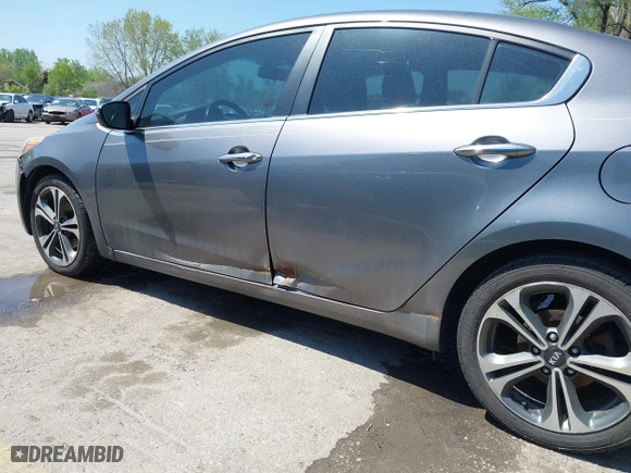 2016 Kia Forte EX with VIN KNAFX4A8XG5522646, listed as a IAAI auction lot 41981647 with 109,843 mi miles. Bid and sale history available at carsss.com. Image 6.