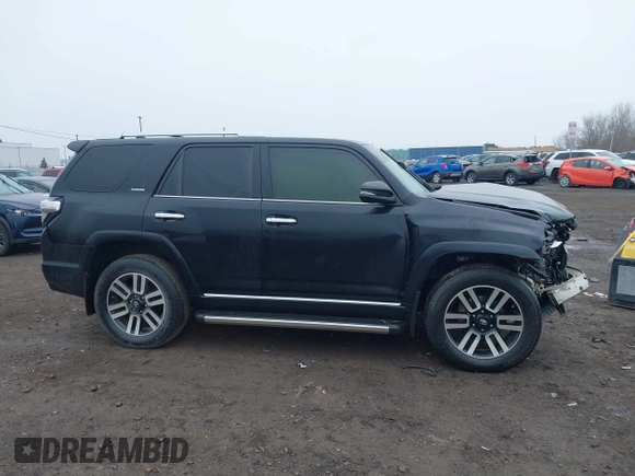2018 Toyota 4Runner SR5 z VIN JTEBU5JR2J5579001, wystawiony jako IAAI lot #41996934 z przebiegiem 69 066 mil mil oraz . Historia ofert i sprzedaży dostępna na DreamBid. Obrazek 14.