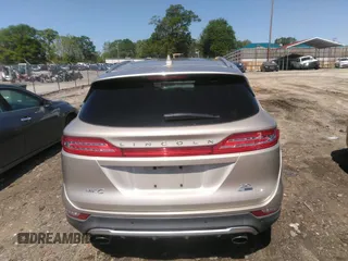 2015 Lincoln MKC z VIN 5LMCJ1A99FUJ41365, wystawiony jako IAAI lot #41985834 z przebiegiem 116 648 mil mil oraz . Historia ofert i sprzedaży dostępna na DreamBid. Obrazek 16.