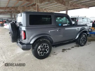 2023 Ford Bronco with VIN 1FMDE5CH0PLB19978, listed as a Copart auction lot 88304225 with 4,303 mi miles and Salvage Title. Bid and sale history available at carsss.com. Image 3.