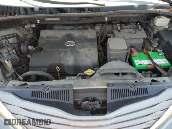 2011 Toyota Sienna XLE с VIN 5TDDK3DC9BS016604, выставлен на аукционе Copart как лот 59236145 с пробегом 372 585 миль миль и Чистый • Clean title. История ставок и продаж доступна на DreamBid. Изображение 12.
