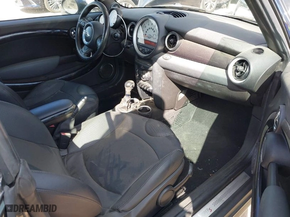 2011 MINI Cooper Convertible s with VIN WMWZP3C56BTX82699, listed as a IAAI auction lot 41723793 with 110,135 mi miles. Bid and sale history available at carsss.com. Image 5.