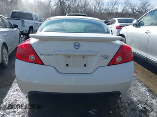 2009 Nissan Altima 3.5 SE with VIN 1N4BL24E19C114849, listed as a IAAI auction lot 41694417 with 198,940 mi miles. Bid and sale history available at carsss.com. Image 17.