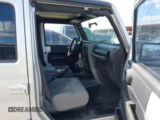 2008 Jeep Wrangler Unlimited Rubicon with VIN 1J4GA69178L550598, listed as a IAAI auction lot 42232887 with 99,637 mi miles and . Bid and sale history available at carsss.com. Image 5.