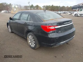 2011 Chrysler 200 Touring z VIN 1C3BC1FB8BN543007, wystawiony jako IAAI lot #40786481 z przebiegiem 187 043 mil mil oraz . Historia ofert i sprzedaży dostępna na DreamBid. Obrazek 3.