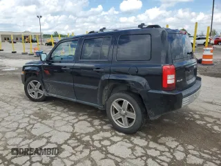 2007 Jeep Patriot Limited z VIN 1J8FF48W37D275916, wystawiony jako Copart lot #56585205 z przebiegiem 106 919 mil mil oraz Szkoda całkowita • Salvage title. Historia ofert i sprzedaży dostępna na DreamBid. Obrazek 2.