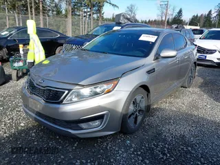 2013 Kia Optima EX z VIN KNAGM4AD4D5042639, wystawiony jako IAAI lot #41808282 z przebiegiem 107 763 mil mil oraz . Historia ofert i sprzedaży dostępna na DreamBid. Obrazek 17.