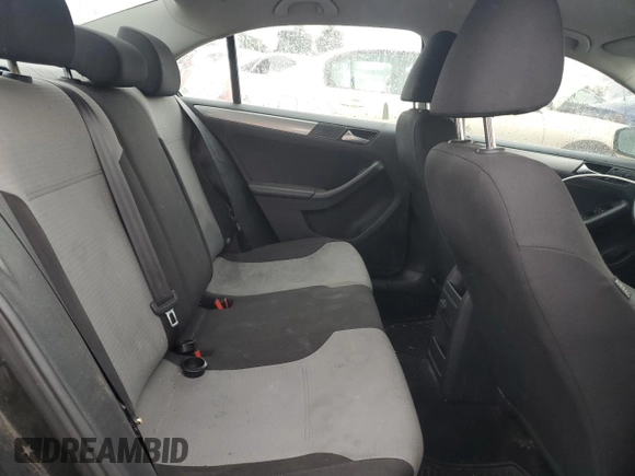 2017 Volkswagen Jetta S z VIN 3VW2B7AJ9HM237420, wystawiony jako Copart lot #64714475 z przebiegiem 188 713 mil mil oraz Czysty tytuł • Clean title. Historia ofert i sprzedaży dostępna na DreamBid. Obrazek 10.