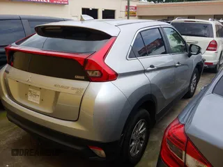 2019 Mitsubishi Eclipse Cross ES z VIN JA4AT3AA1KZ033893, wystawiony jako Copart lot #60106505 z przebiegiem 275 957 mil mil oraz Czysty tytuł • Clean title. Historia ofert i sprzedaży dostępna na DreamBid. Obrazek 4.