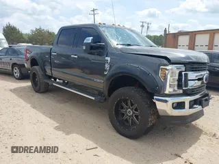 2019 Ford F-250 XL with VIN 1FT7W2BT4KEC03043, listed as a IAAI auction lot 42064011 with 199,328 mi miles and . Bid and sale history available at DreamBid. Image 1.