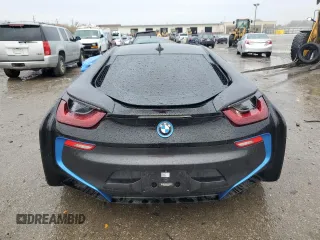 2015 BMW i8 z VIN WBY2Z2C54FV392430, wystawiony jako Copart lot #78757944 z przebiegiem Nie podano mil oraz Nie do naprawy • Non repairable. Historia ofert i sprzedaży dostępna na DreamBid. Obrazek 6.