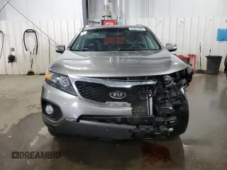 2013 Kia Sorento LX with VIN 5XYKTCA61DG401531, listed as a Copart auction lot 43551355 with 191,920 mi miles and Salvage Title. Bid and sale history available at carsss.com. Image 5.