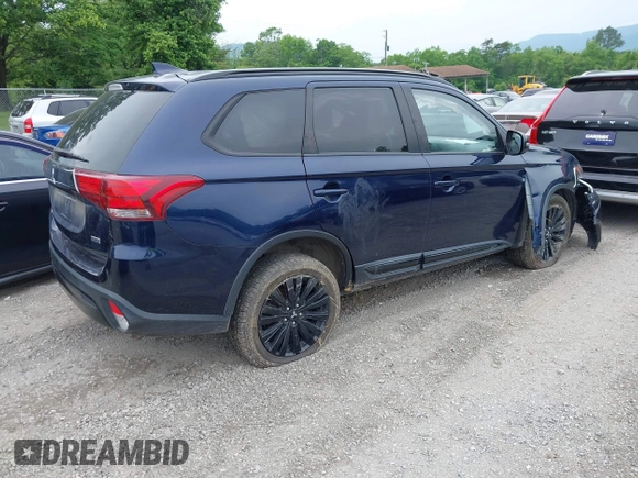 2020 Mitsubishi Outlander ES z VIN JA4AZ3A31LZ042840, wystawiony jako IAAI lot #42276774 z przebiegiem 88 513 mil mil oraz . Historia ofert i sprzedaży dostępna na DreamBid. Obrazek 4.