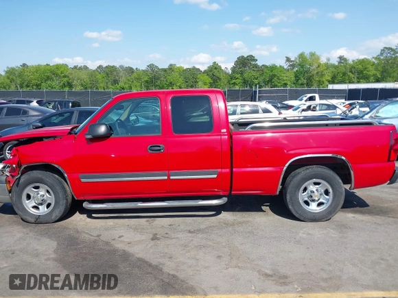 2004 Chevrolet Silverado 1500 LS with VIN 1GCEC19V84Z142003, listed as a IAAI auction lot 41998056 with 214,671 mi miles. Bid and sale history available at carsss.com. Image 14.
