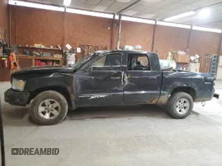2008 Dodge Dakota SXT z VIN 1D7HW38K78S629009, wystawiony jako Copart lot #55979175 z przebiegiem 132 098 mil mil oraz Szkoda całkowita • Salvage title. Historia ofert i sprzedaży dostępna na DreamBid. Obrazek 1.