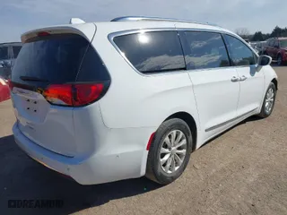 2018 Chrysler Pacifica Touring L Plus with VIN 2C4RC1EG3JR315828, listed as a IAAI auction lot 41651636 with 133,009 mi miles. Bid and sale history available at carsss.com. Image 4.