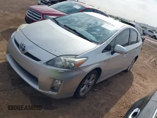 2010 Toyota Prius II with VIN JTDKN3DU3A0035772, listed as a IAAI auction lot 41890969 with 198,914 mi miles. Bid and sale history available at carsss.com. Image 2.