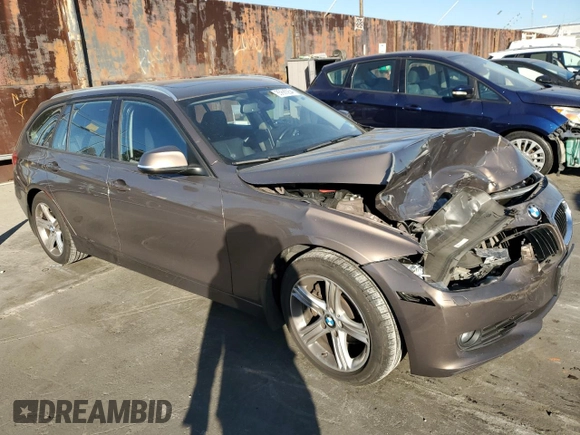 2014 BMW 3 Series 328i xDrive with VIN WBA3G7C54EKN37276, listed as a Copart auction lot 85689254 with 109,119 mi miles and Salvage Title. Bid and sale history available at carsss.com. Image 4.