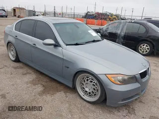 2006 BMW 3 Series 330i z VIN WBAVB33536AZ86729, wystawiony jako IAAI lot #42129225 z przebiegiem 196 391 mil mil oraz . Historia ofert i sprzedaży dostępna na DreamBid. Obrazek 1.