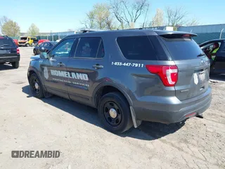 2016 Ford Utility Police Interceptor with VIN 1FM5K8AR2GGA62704, listed as a IAAI auction lot 42005557 with 123,661 mi miles. Bid and sale history available at carsss.com. Image 3.