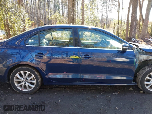 2014 Volkswagen Jetta Sedan SE w/Connectivity with VIN 3VWD07AJ0EM440285, listed as a IAAI auction lot 41259140 with 92,346 mi miles. Bid and sale history available at carsss.com. Image 12.