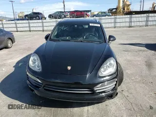 2012 Porsche Cayenne S z VIN WP1AB2A24CLA49620, wystawiony jako Copart lot #51384715 z przebiegiem Nie podano mil oraz Szkoda całkowita • Salvage title. Historia ofert i sprzedaży dostępna na DreamBid. Obrazek 12.