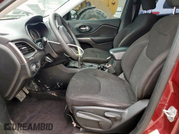 2019 Jeep Cherokee Latitude с VIN 1C4PJLCB2KD175906, выставлен на аукционе Copart как лот 57228085 с пробегом 185 082 миль миль и Списание • Salvage title. История ставок и продаж доступна на DreamBid. Изображение 7.