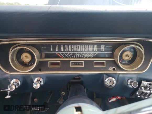 1965 Ford Mustang с VIN 5F08C604067, выставлен на аукционе Copart как лот 62315575 с пробегом 55 164 миль миль и Списание • Salvage title. История ставок и продаж доступна на DreamBid. Изображение 9.