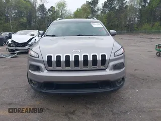 2018 Jeep Cherokee Latitude Plus with VIN 1C4PJLLB2JD543032, listed as a IAAI auction lot 41822368 with 114,145 mi miles. Bid and sale history available at carsss.com. Image 12.