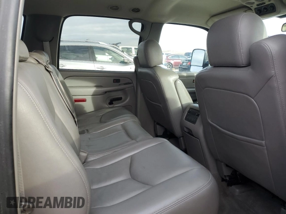 2005 Chevrolet Suburban Z71 with VIN 3GNFK16ZX5G275563, listed as a Copart auction lot 85082084 with 217,164 mi miles and Salvage Title. Bid and sale history available at carsss.com. Image 11.