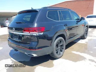 2022 Volkswagen Atlas SE with VIN 1V2HR2CA1NC549980, listed as a IAAI auction lot 42003986 with 53,768 mi miles and . Bid and sale history available at DreamBid. Image 4.