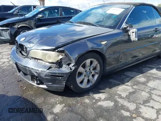 2006 BMW 3 Series 325Ci with VIN WBABW33406PX87925, listed as a IAAI auction lot 41524395 with 176,123 mi miles. Bid and sale history available at carsss.com. Image 6.