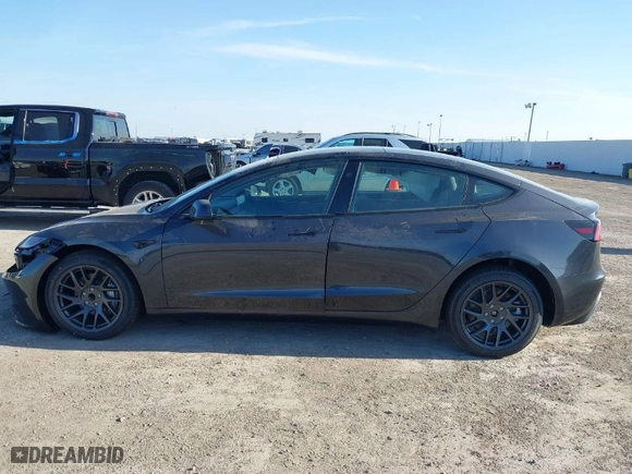 2025 Tesla Model 3 Long Range with VIN 5YJ3E1EA9SF932031, listed as a IAAI auction lot 41603116 with 1 mi miles. Bid and sale history available at carsss.com. Image 15.