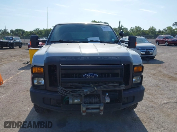 2008 Ford Super Duty F-250 SRW XL with VIN 1FTSX21R28EB04744, listed as a IAAI auction lot 42173672 with 168,960 mi miles. Bid and sale history available at carsss.com. Image 12.