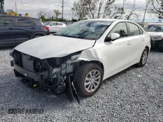 2024 Kia Forte LXS with VIN 3KPF24AD7RE827656, listed as a Copart auction lot 88773335 with 21,818 mi miles and Non Repairable. Bid and sale history available at carsss.com. Image 1.