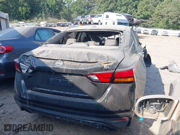 2019 Nissan Altima 2.5 SL with VIN 1N4BL4EV5KC197640, listed as a IAAI auction lot 40295883 with 160,000 mi miles. Bid and sale history available at carsss.com. Image 4.