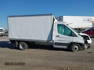 2022 Ford Transit z VIN 1FDBF6Z86NKA40450, wystawiony jako IAAI lot #41768046 z przebiegiem Nie podano mil oraz . Historia ofert i sprzedaży dostępna na DreamBid. Obrazek 13.