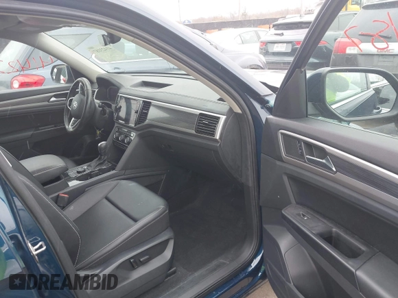 2021 Volkswagen Atlas SEL with VIN 1V2BR2CA8MC505723, listed as a IAAI auction lot 41423187 with 55,890 mi miles and . Bid and sale history available at DreamBid. Image 5.