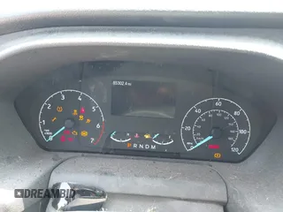 2021 Ford Transit z VIN 1FTYE1CG8MKA98319, wystawiony jako IAAI lot #42265312 z przebiegiem 85 302 mil mil oraz . Historia ofert i sprzedaży dostępna na DreamBid. Obrazek 7.